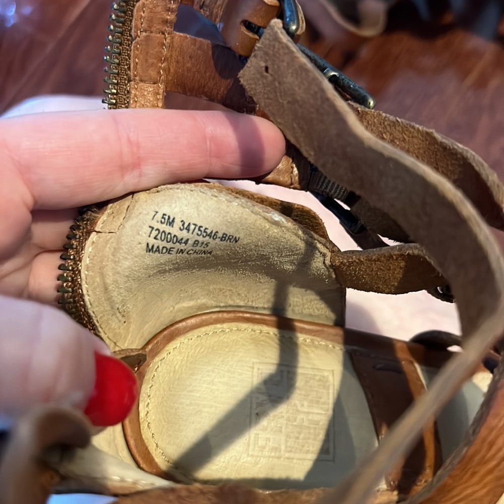 FRYE brown leather stewpot Moto heels w buckle, size 7.5 - Picture 5 of 10